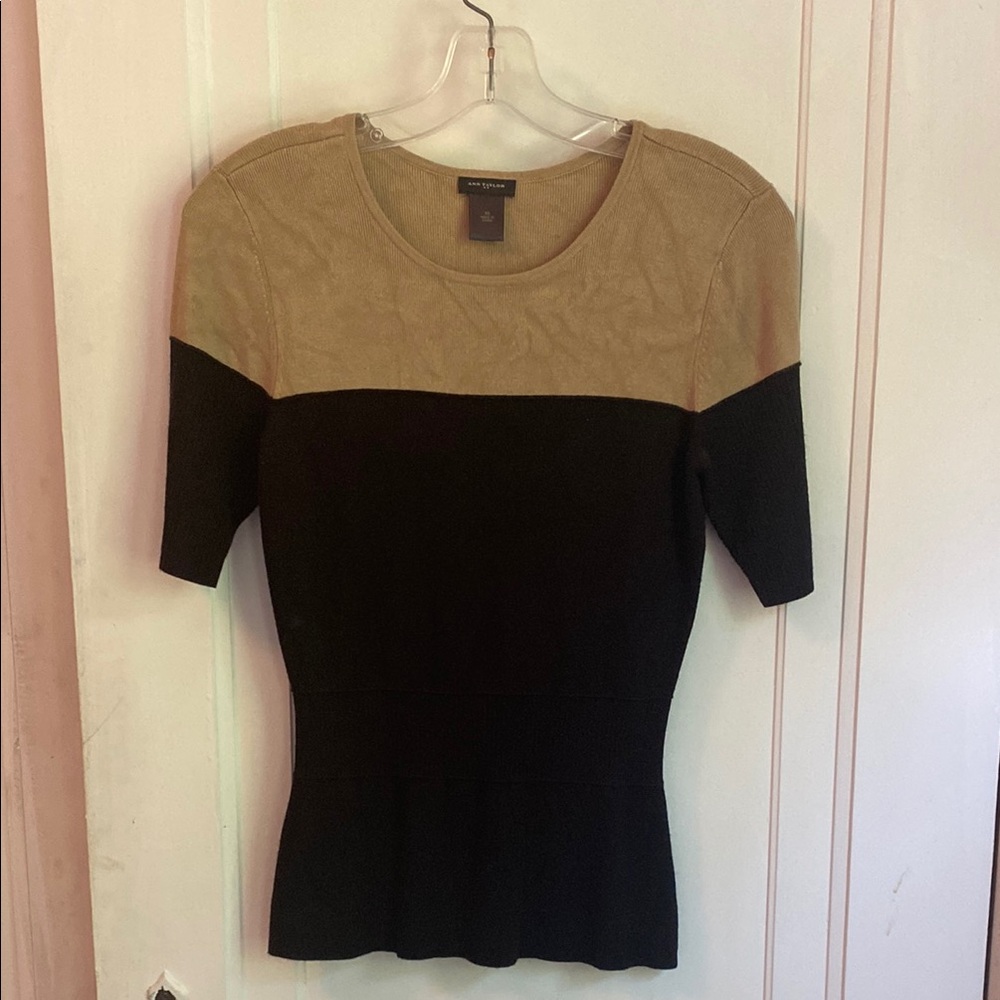 Ann Taylor Black and Tan Knit Top, XS